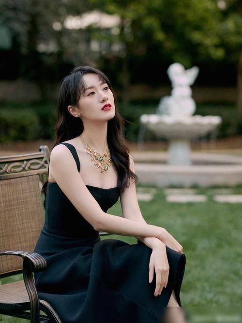 袁冰妍爆料订婚视频,浪漫订婚视频曝光,幸福时刻感动网友 第1张 袁冰妍爆料订婚视频,浪漫订婚视频曝光,幸福时刻感动网友 第1张